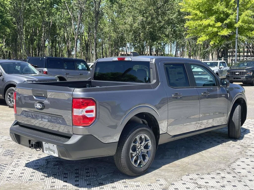 New 2026 Gray Ford XLT image 3