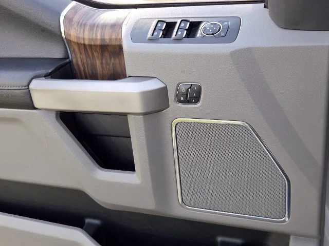 Used 2019 Silver Ford Lariat image 29