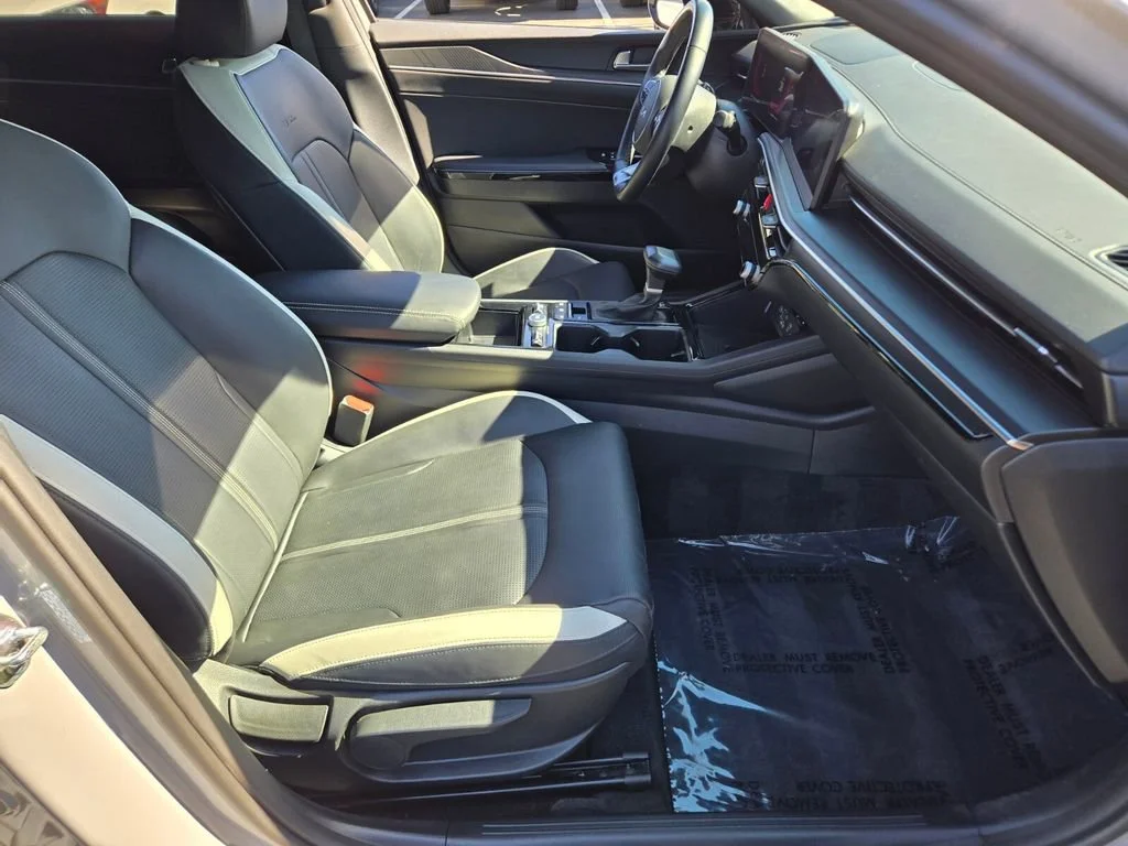 Used 2025 Wolf Gray Kia GT-Line image 15