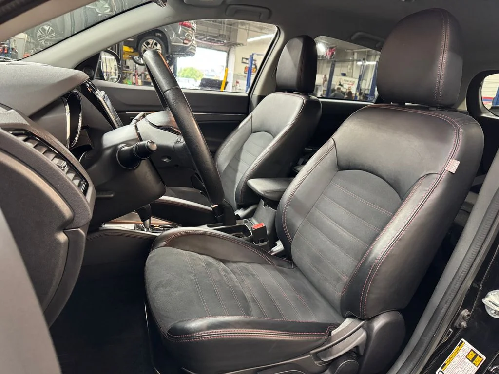 Used 2024 Black Mitsubishi 2.0 SE image 17