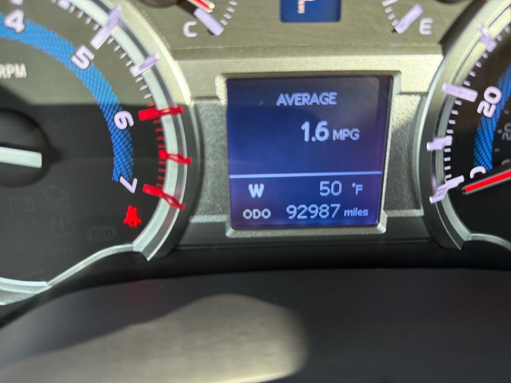 Used 2018 Midnight Black Metallic Toyota SR5 Premium image 17