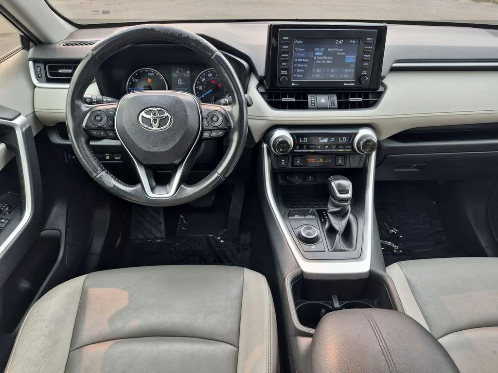 Used 2022 Magnetic Gray Metallic Toyota XLE Premium image 23