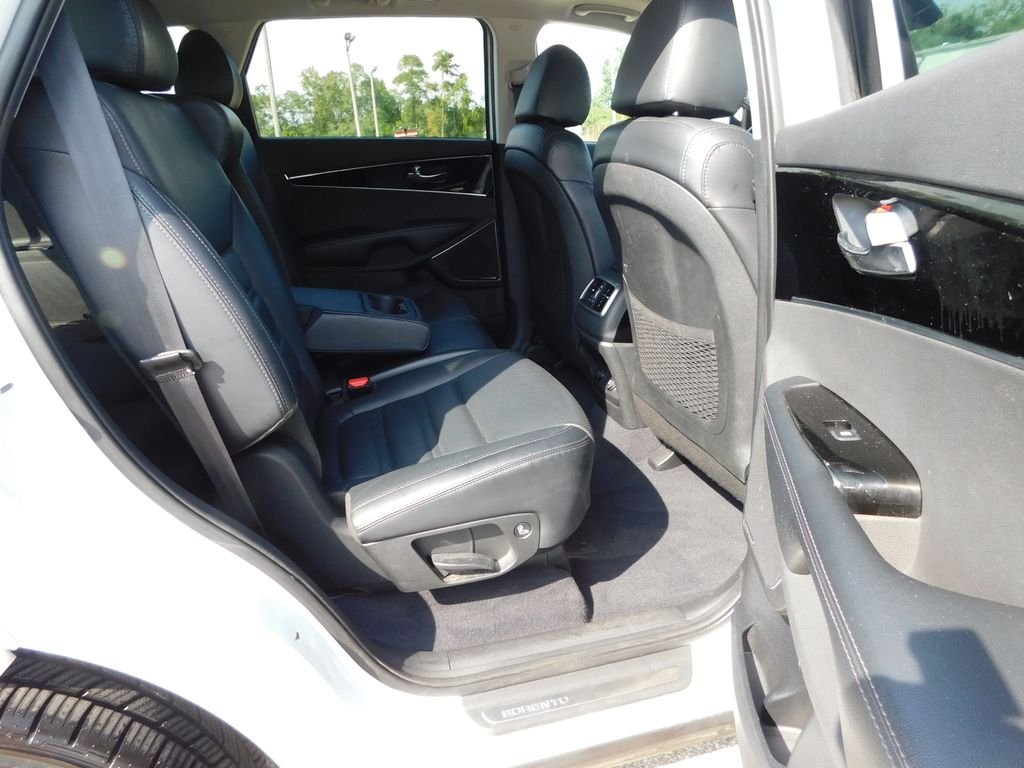 Used 2020 White Kia SX image 22