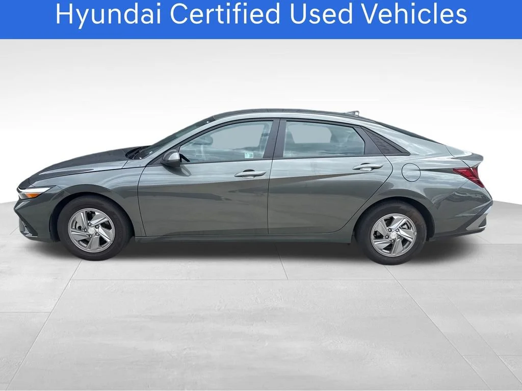 Certified Pre-Owned 2025 Hyundai Elantra SE