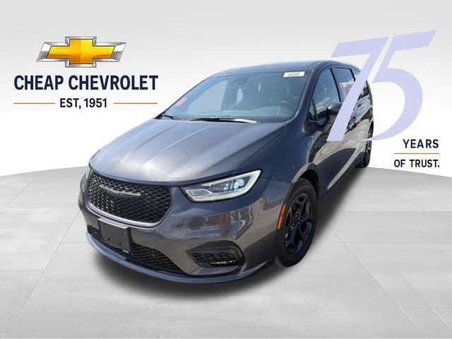 Used 2022 Gray Chrysler Hybrid Touring L image 2