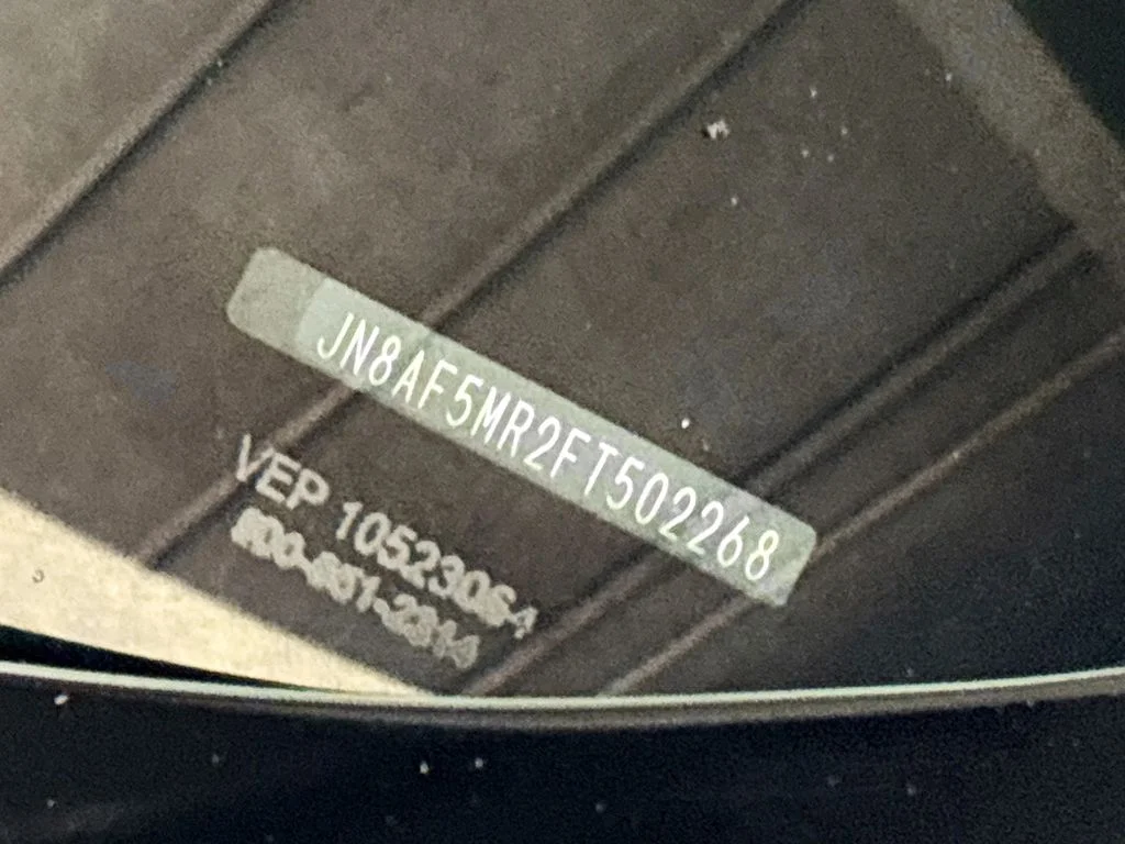 Used 2015 Black Nissan SL image 25
