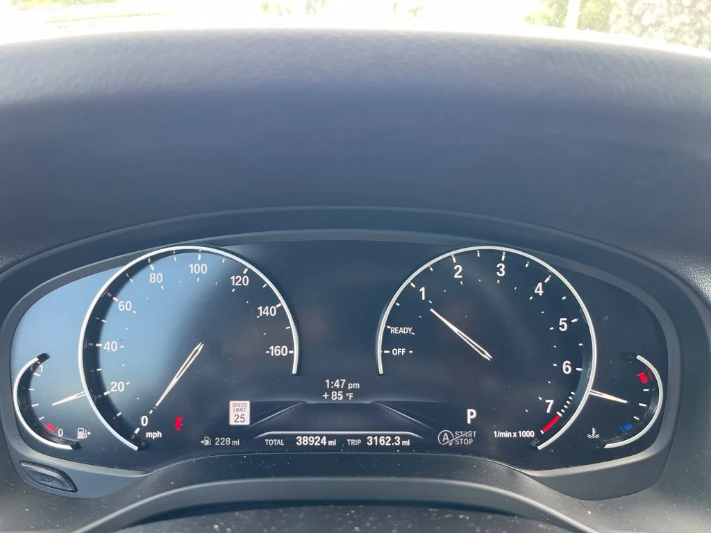 Used 2021 White BMW xDrive30i image 6