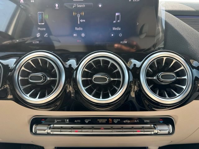 New 2026 Polar White Mercedes-Benz GLA 250 image 69
