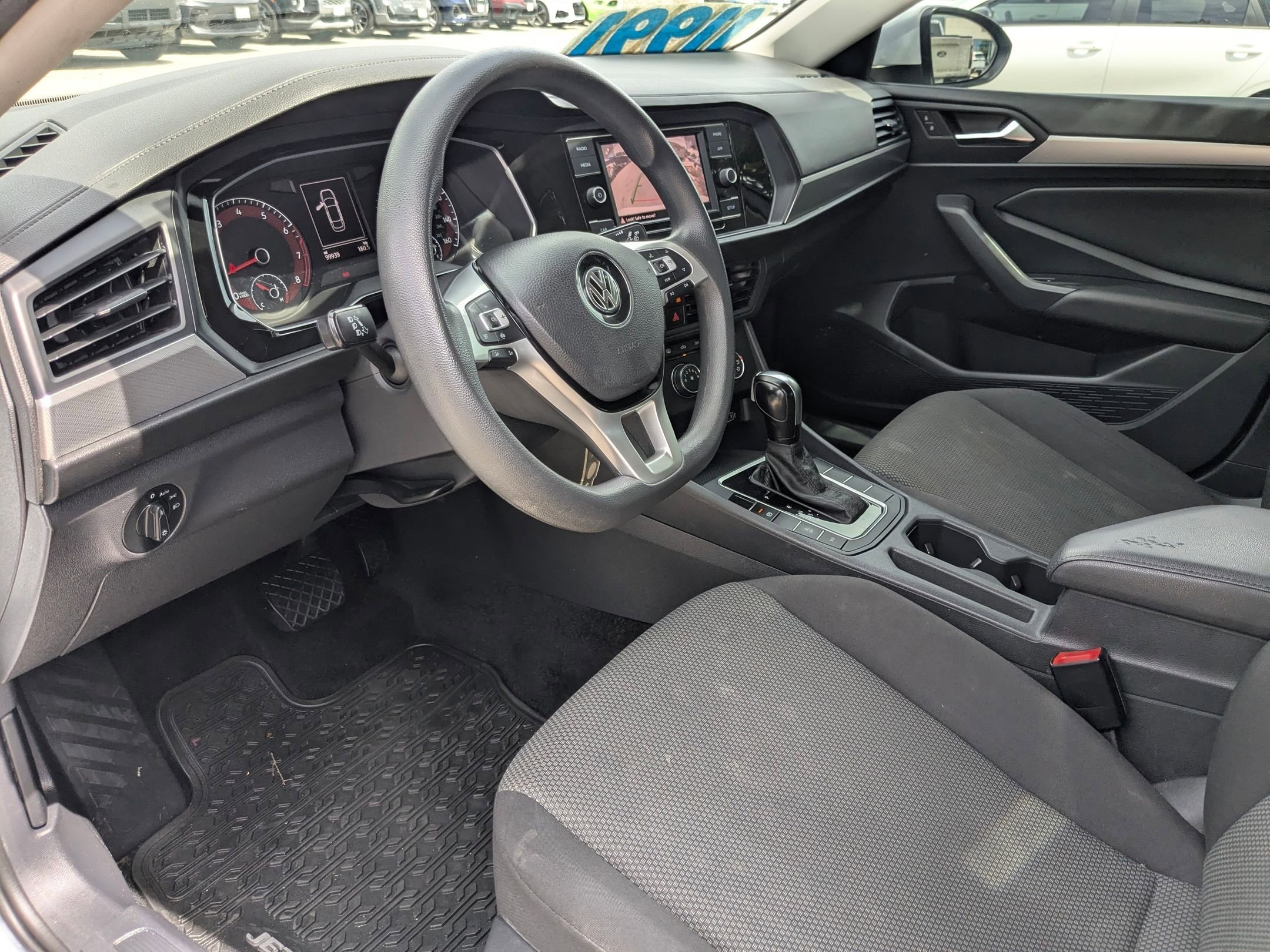 Used 2019 White Silver Metallic Volkswagen 1.4T S image 10