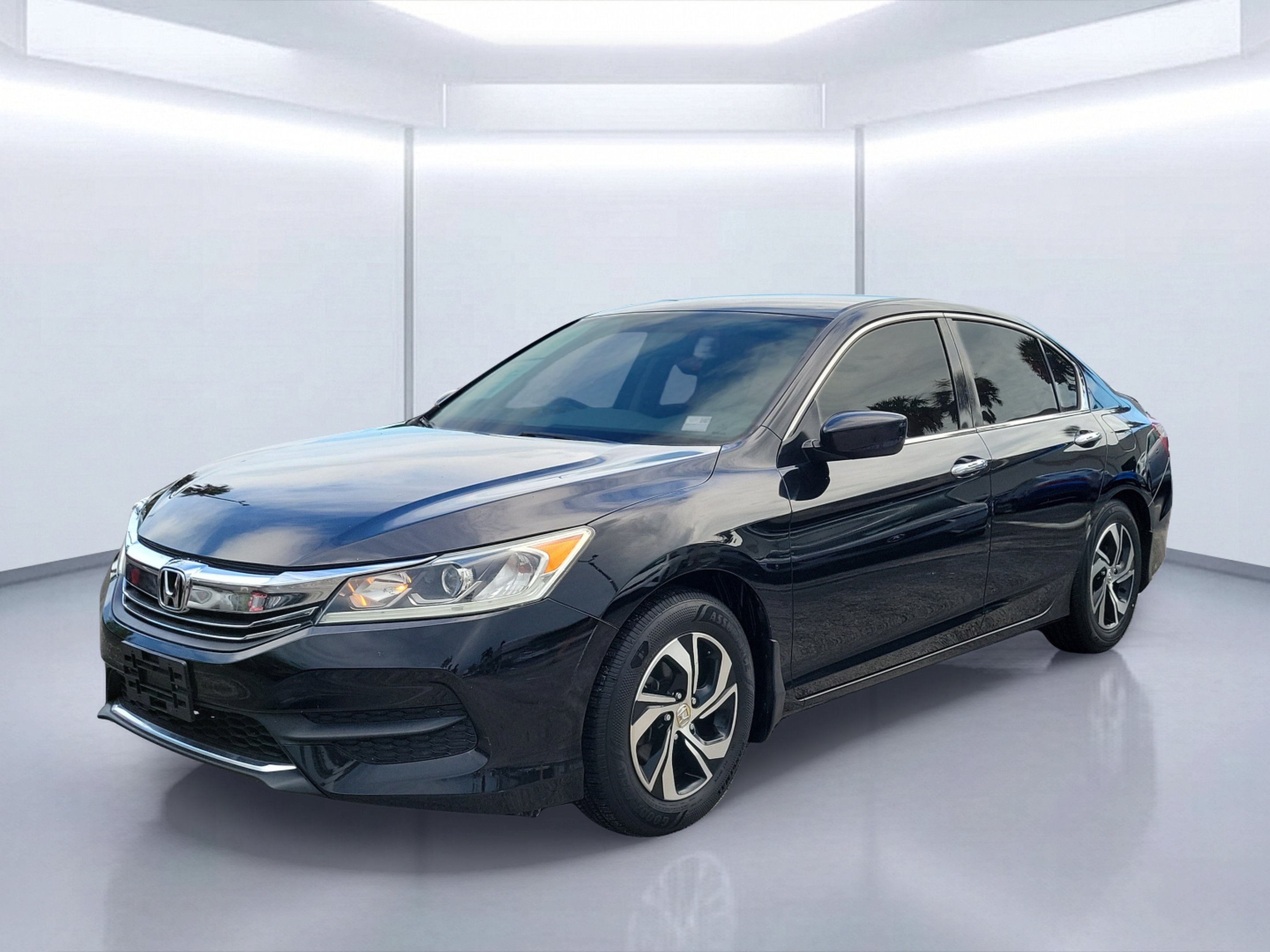 Used 2016 Black Honda LX image 2