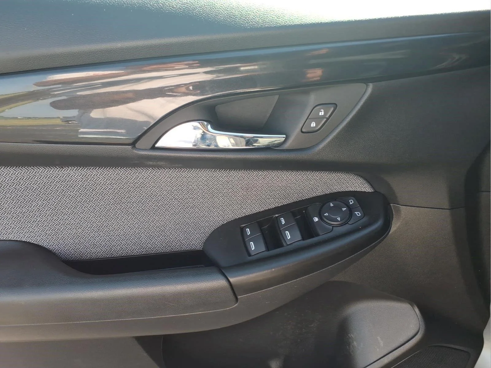 Used 2025 Sterling Gray Metallic Chevrolet LT image 15