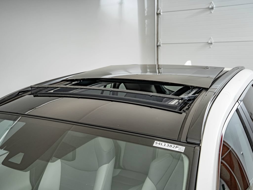 Used 2025 Pearl Toyota Limited image 17