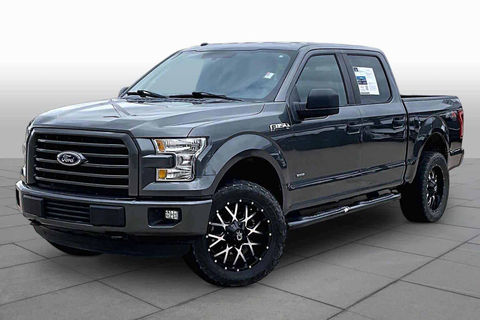 Used 2017 Magnetic Metallic Ford XL image 2