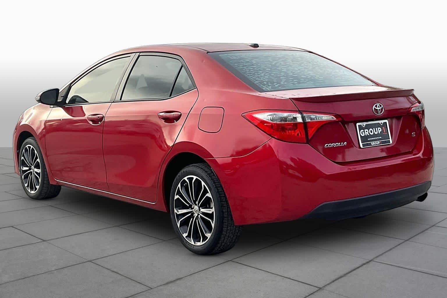 Used 2015 Barcelona Red Metallic Toyota S Plus image 12