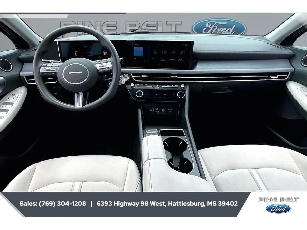 Used 2025 Ultimate red Hyundai SEL image 14