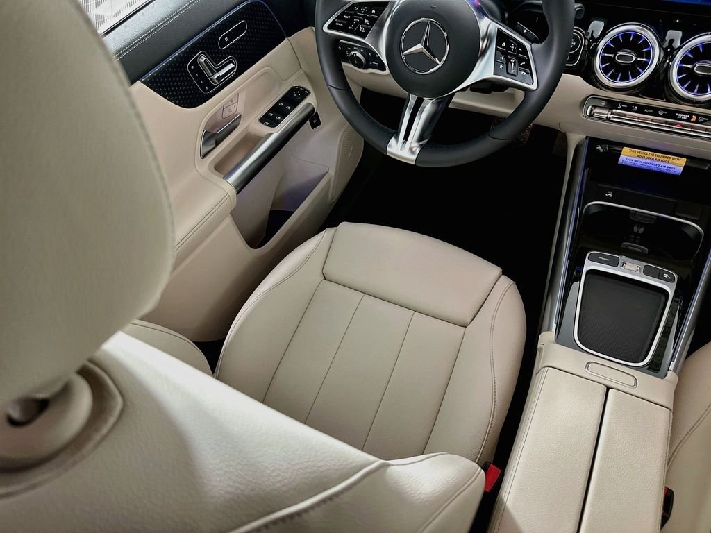 New 2026 Mountain Grey Metallic Mercedes-Benz GLA 250 image 21