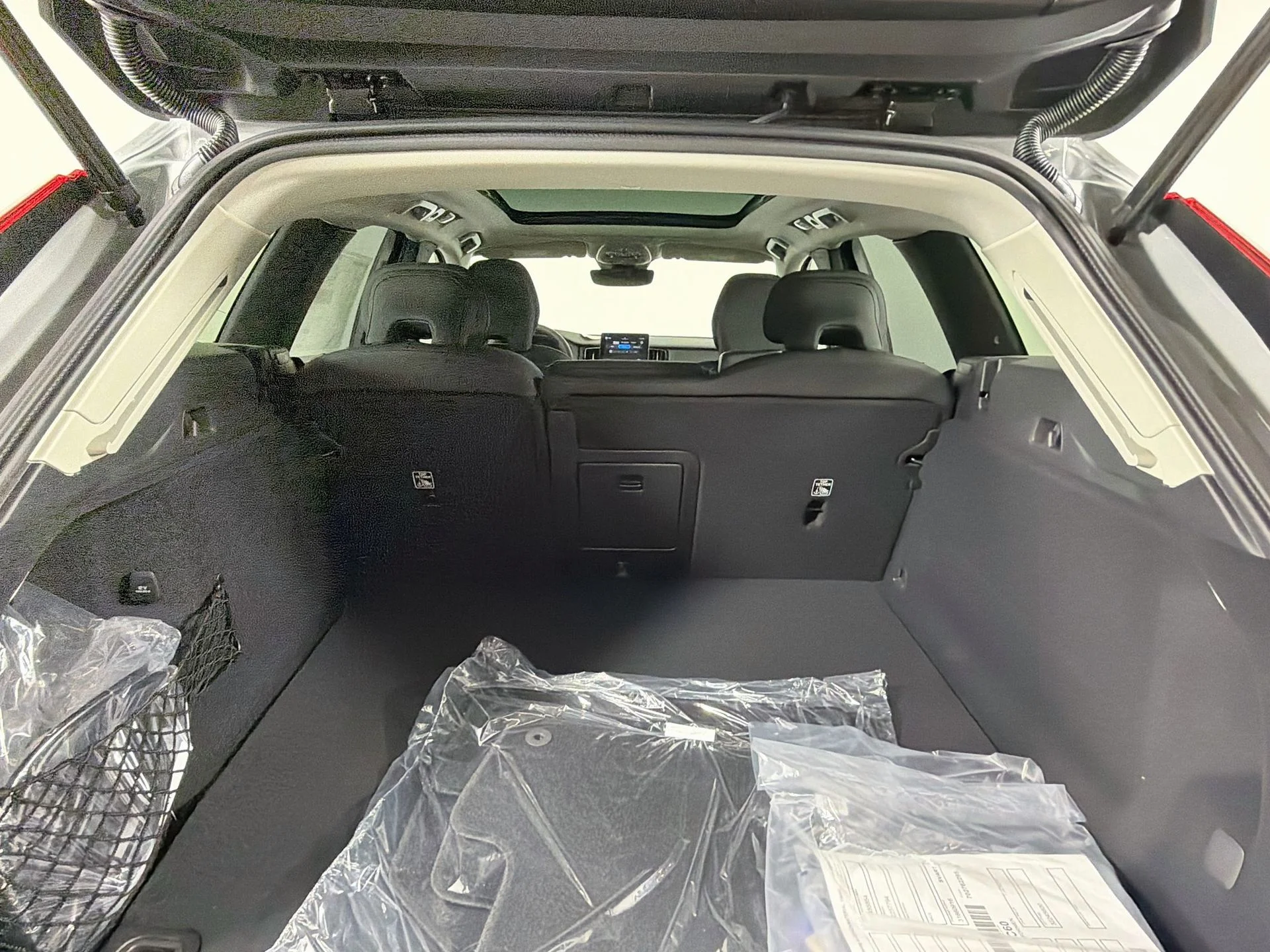 New 2026 Vapour Grey Volvo Plus image 26