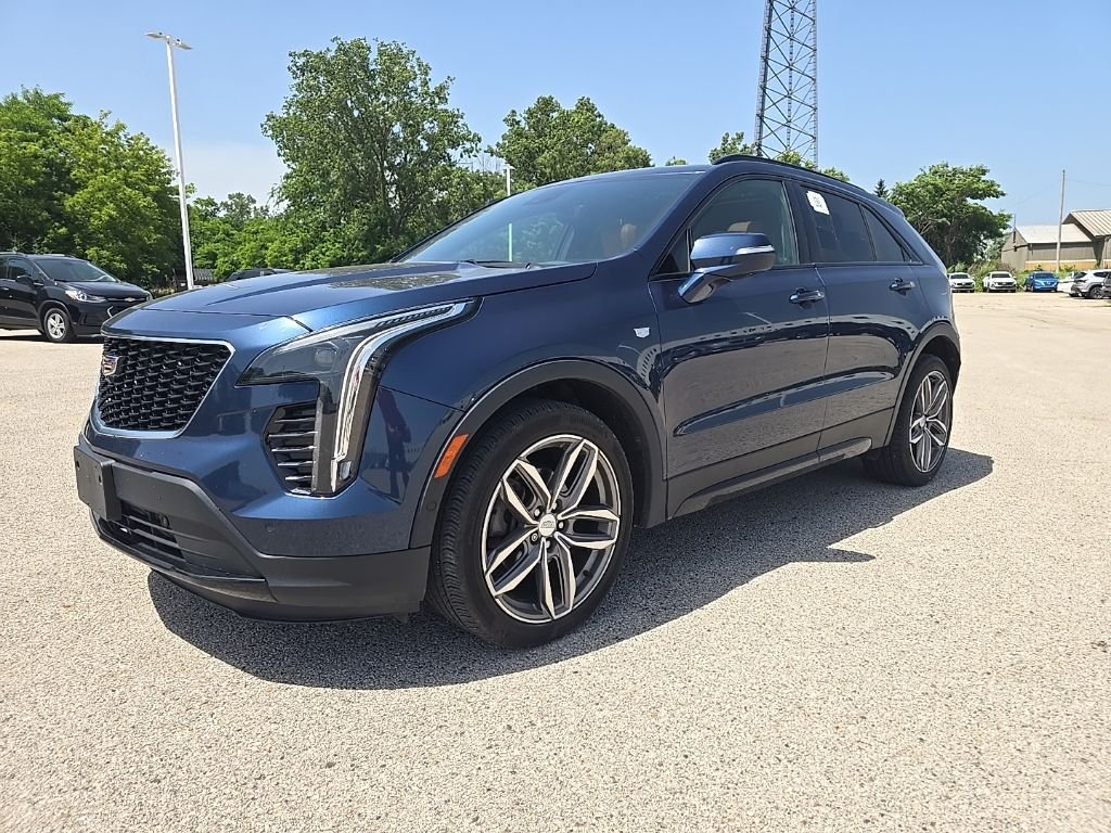 Used 2019  Cadillac Sport image 1