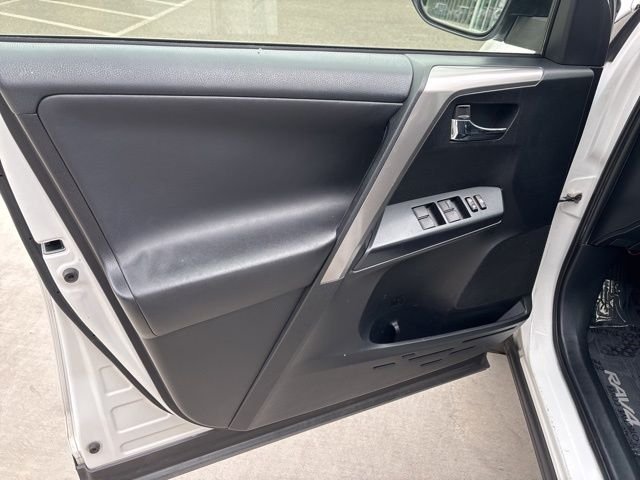 Used 2017 White Toyota XLE image 16