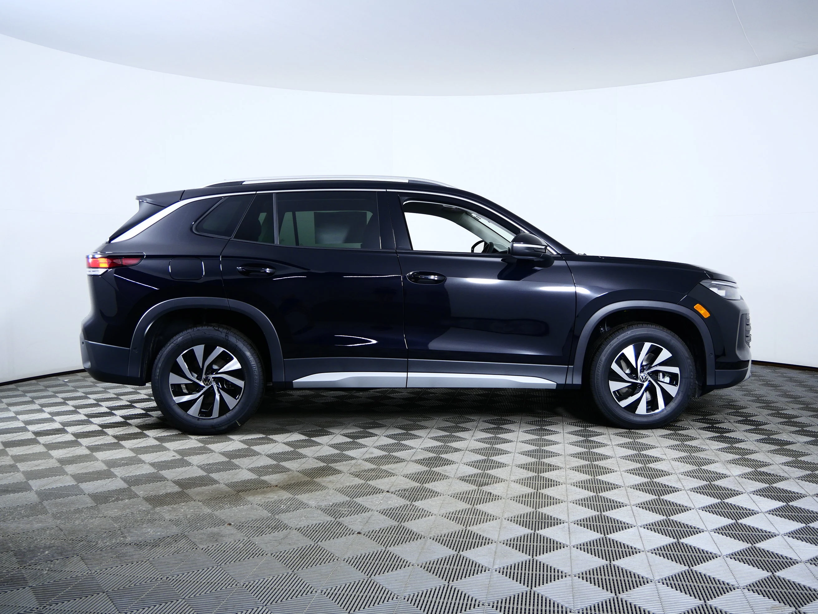 New 2026 Deep Black Pearl Volkswagen S image 8