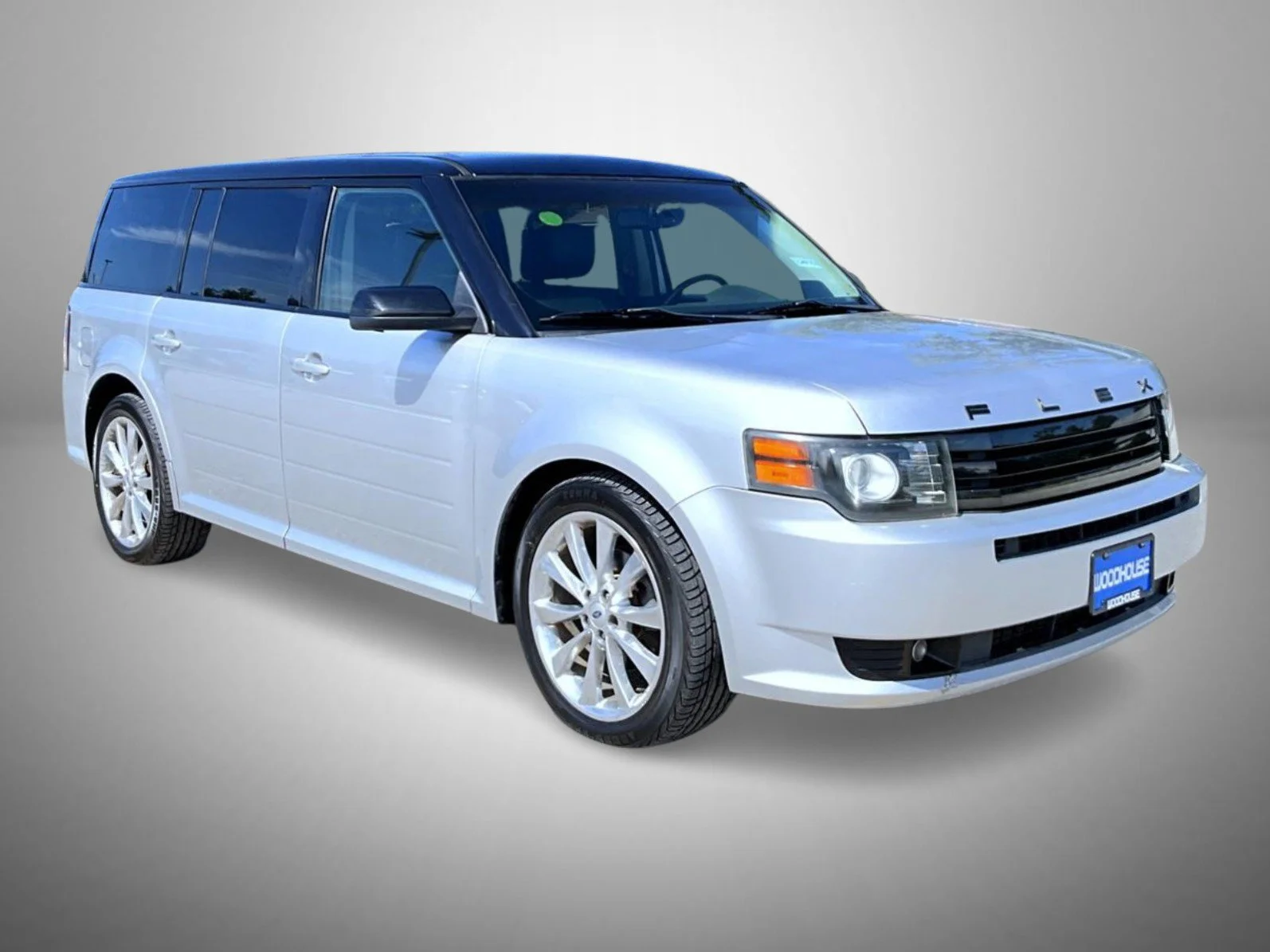 Used 2012 Silver Ford Titanium image 3