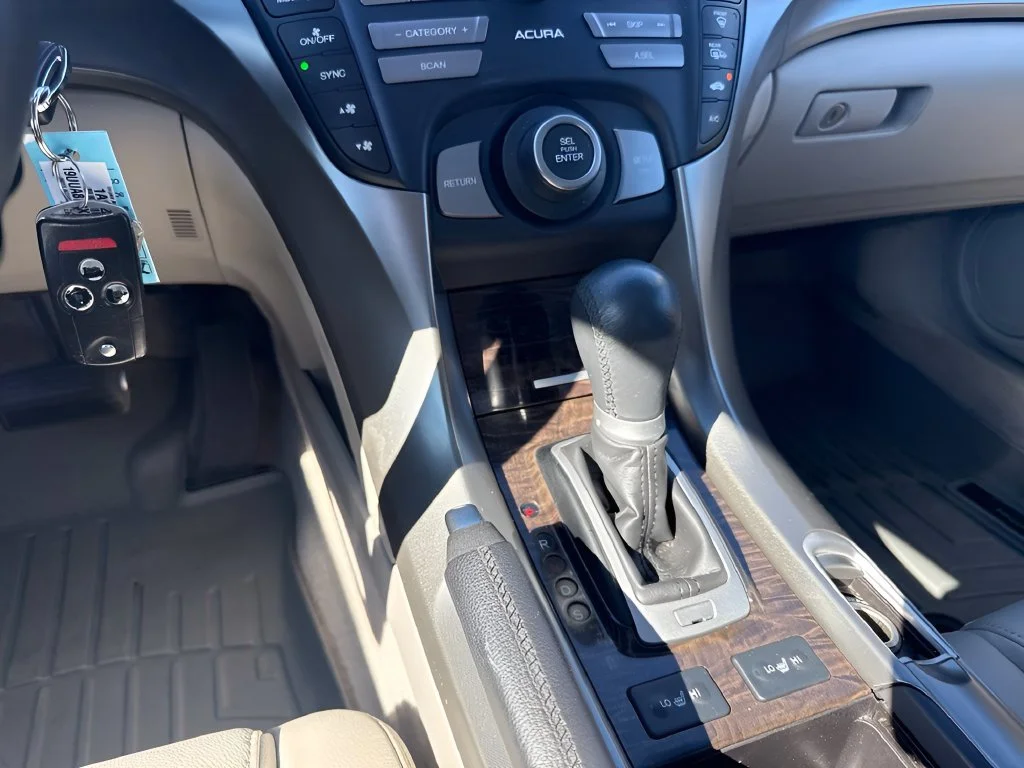 Used 2011  Acura 3.5 image 14