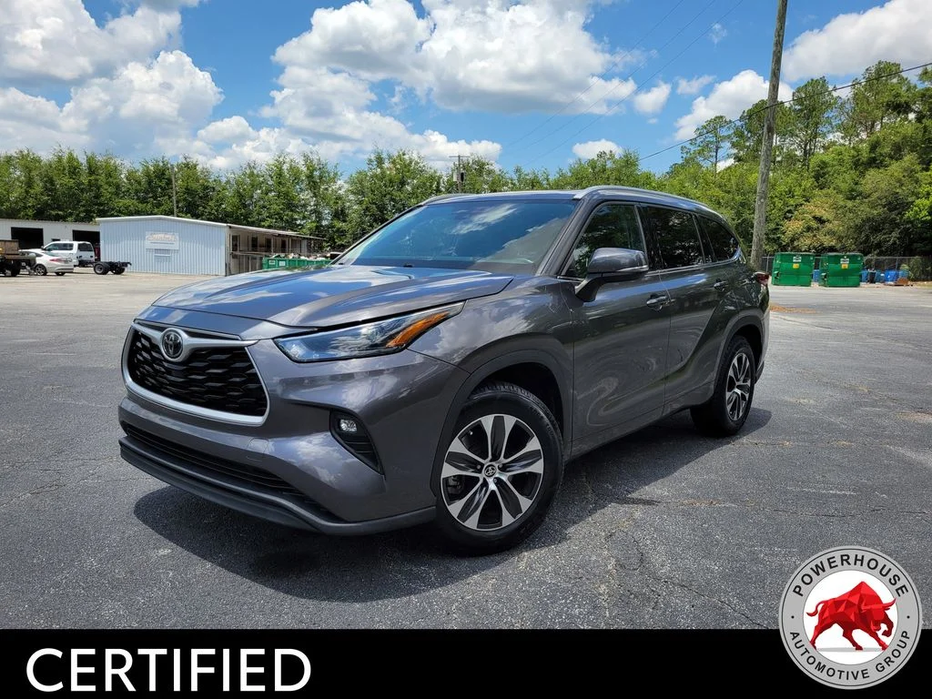 Used 2022 Gray Toyota XLE image 1