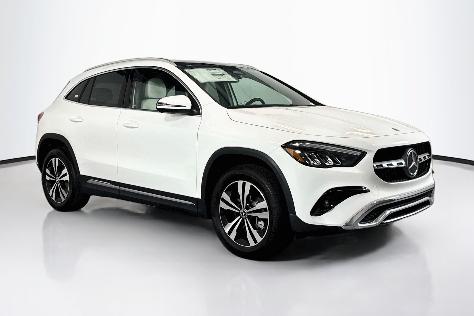 New 2026 Polar White Mercedes-Benz GLA 250 image 3