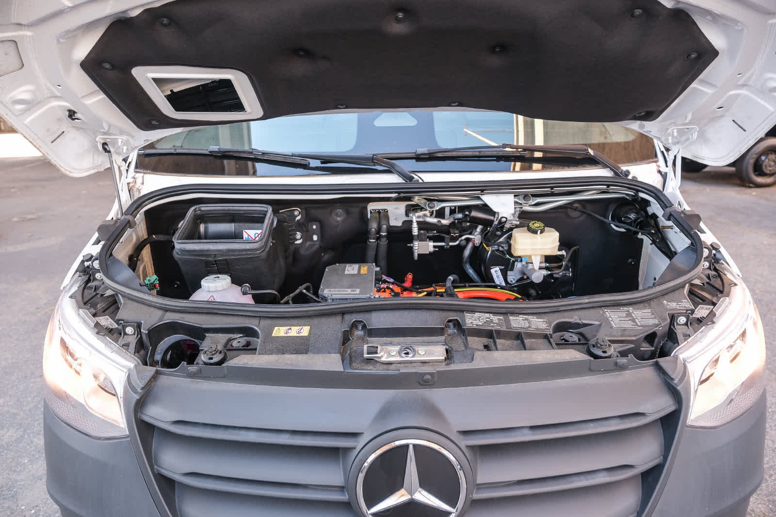 New 2025 Arctic White Mercedes-Benz Cargo 170 WB High Roof RWD Electric Motor image 28