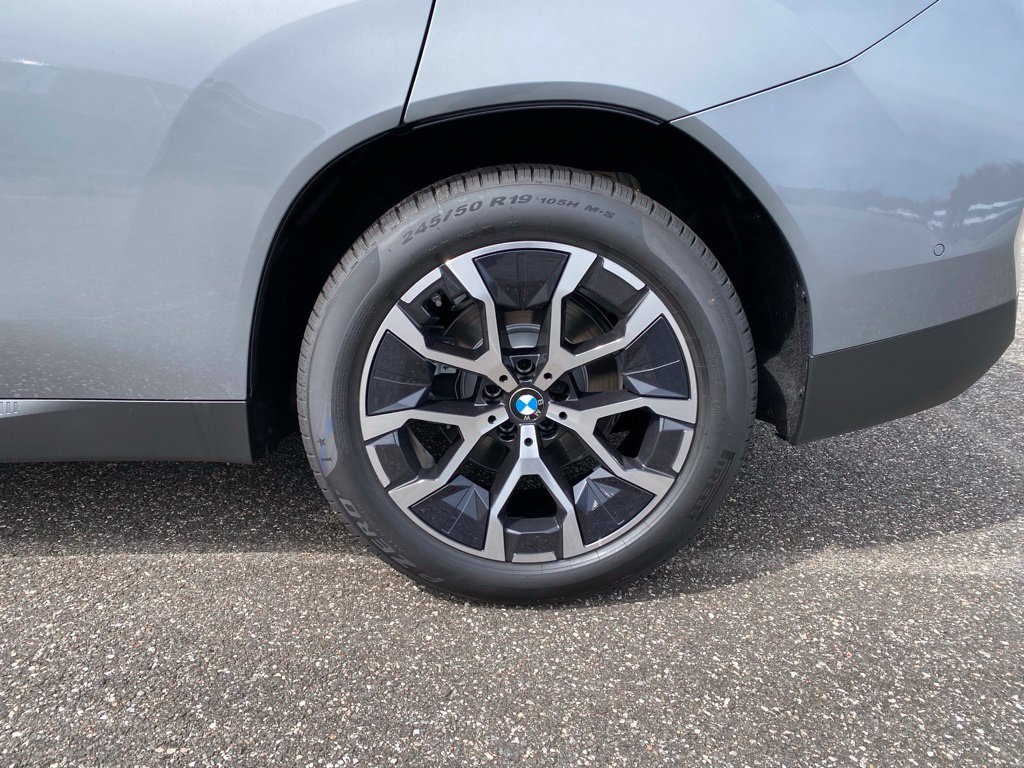 New 2026 Skyscraper Grey Metallic BMW 30 xDrive image 5