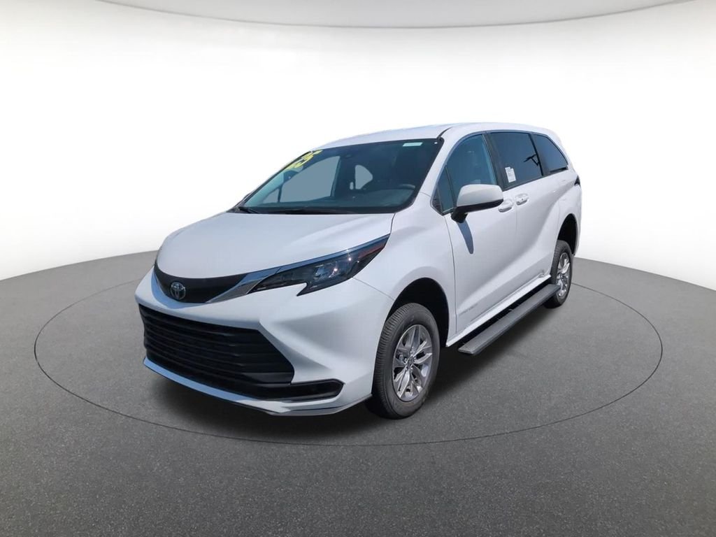 Used 2025 White Toyota LE image 3