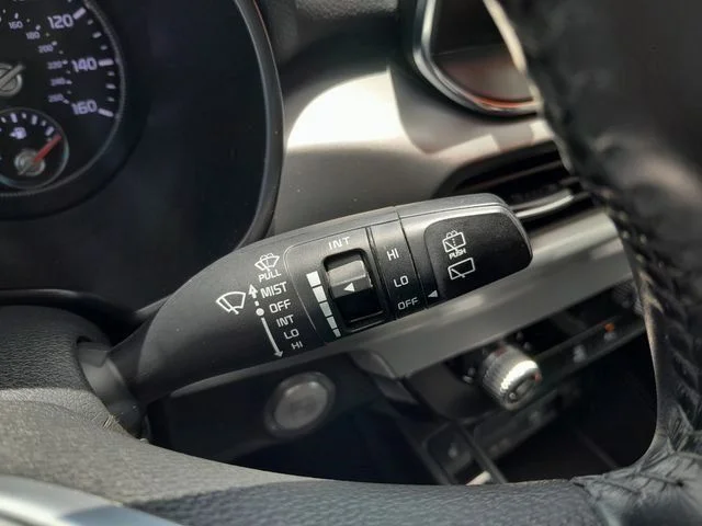 Used 2021 Black Kia S image 17