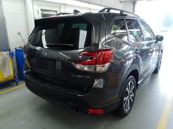 Used 2023 Magnetite Gray Metallic Subaru Limited image 4
