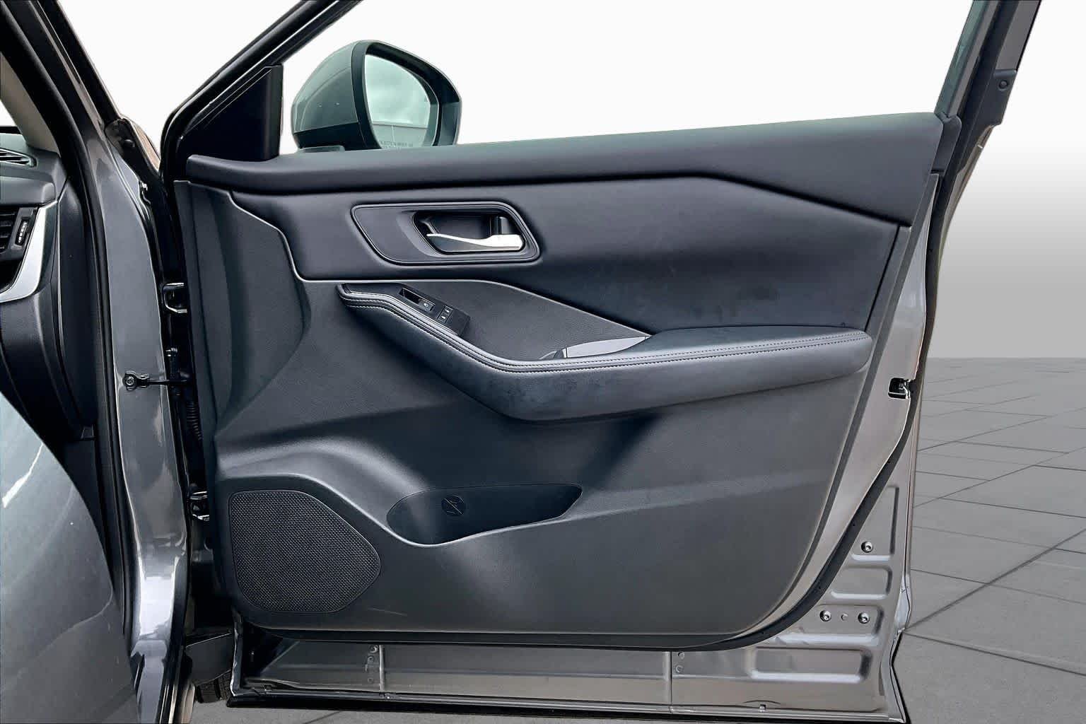 Certified Used 2025 Gun Metallic Nissan SV image 22