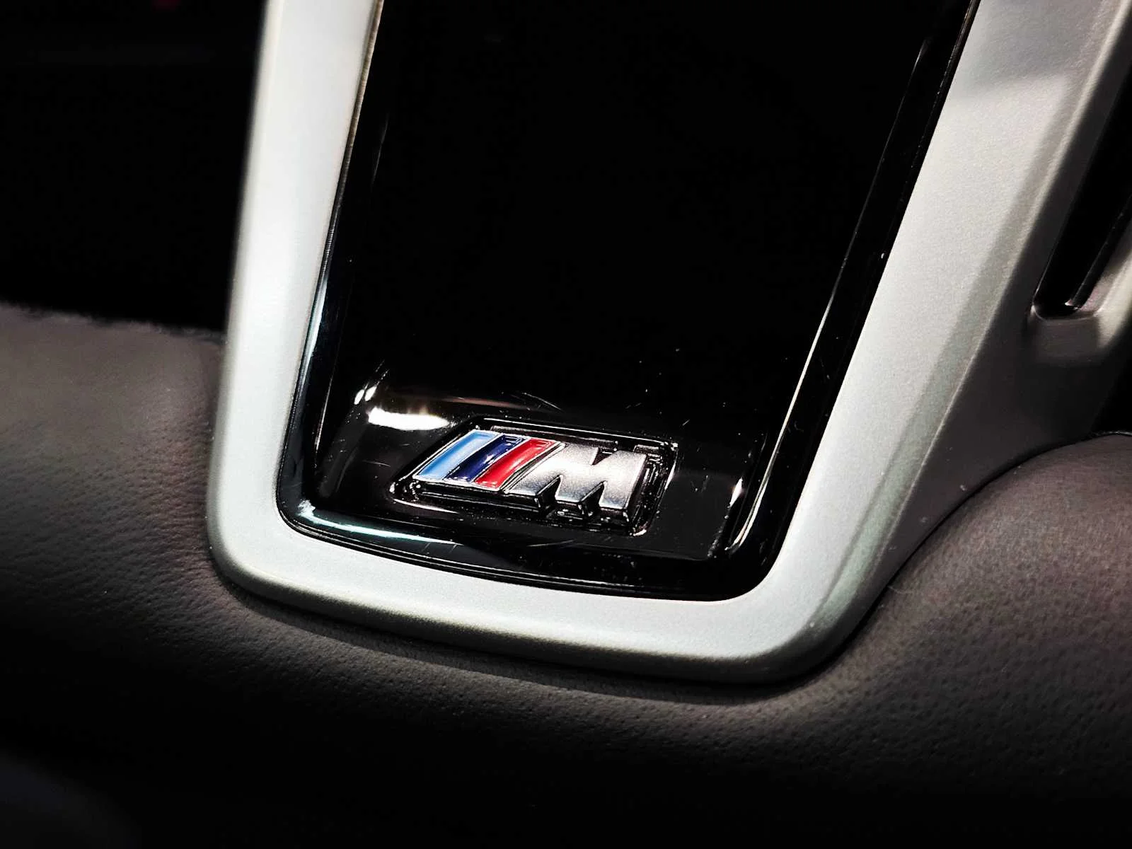 New 2026 Alpine White BMW xDrive40 image 21
