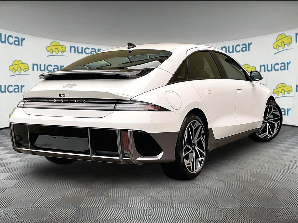 Used 2025 White Hyundai SEL image 6