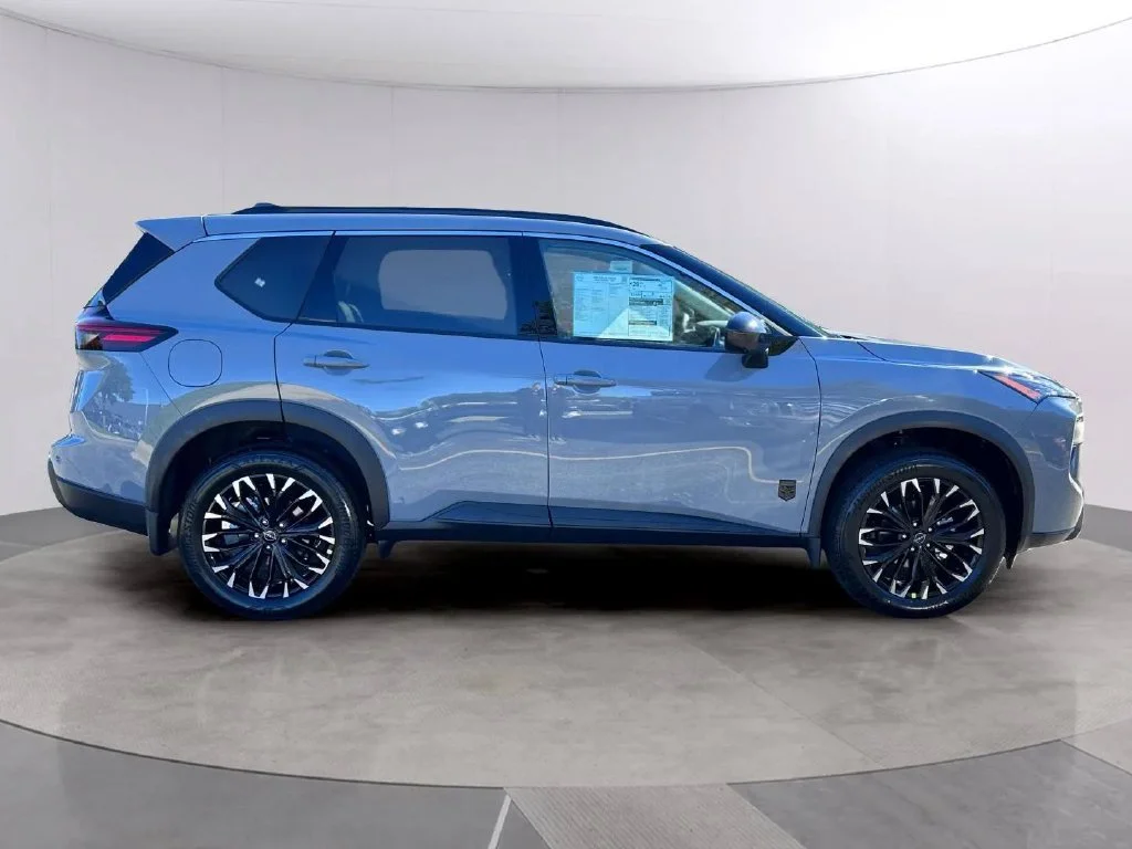 New 2027 Gun Metallic Nissan Dark Armor image 2