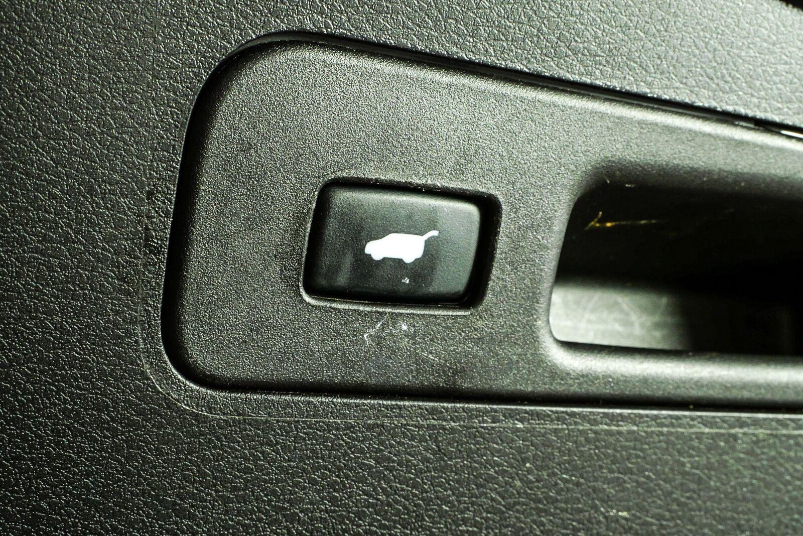Used 2020 Performance Red Pearl Acura BASE image 34