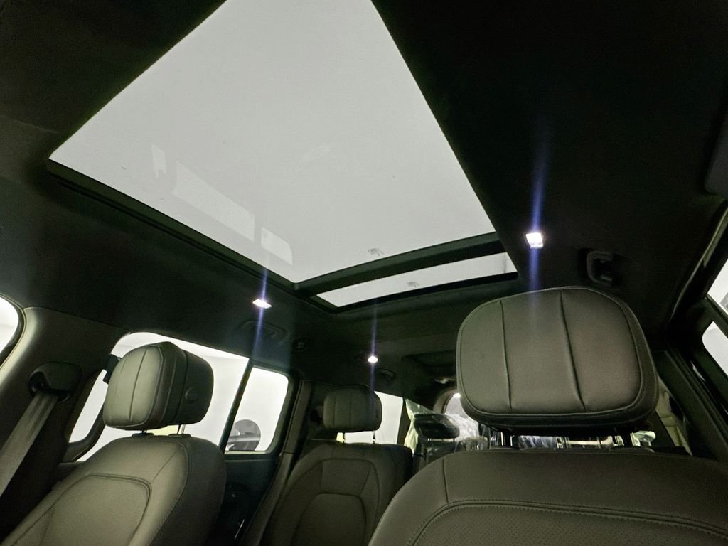 2026 Land Rover Defender V8 - Photo 21