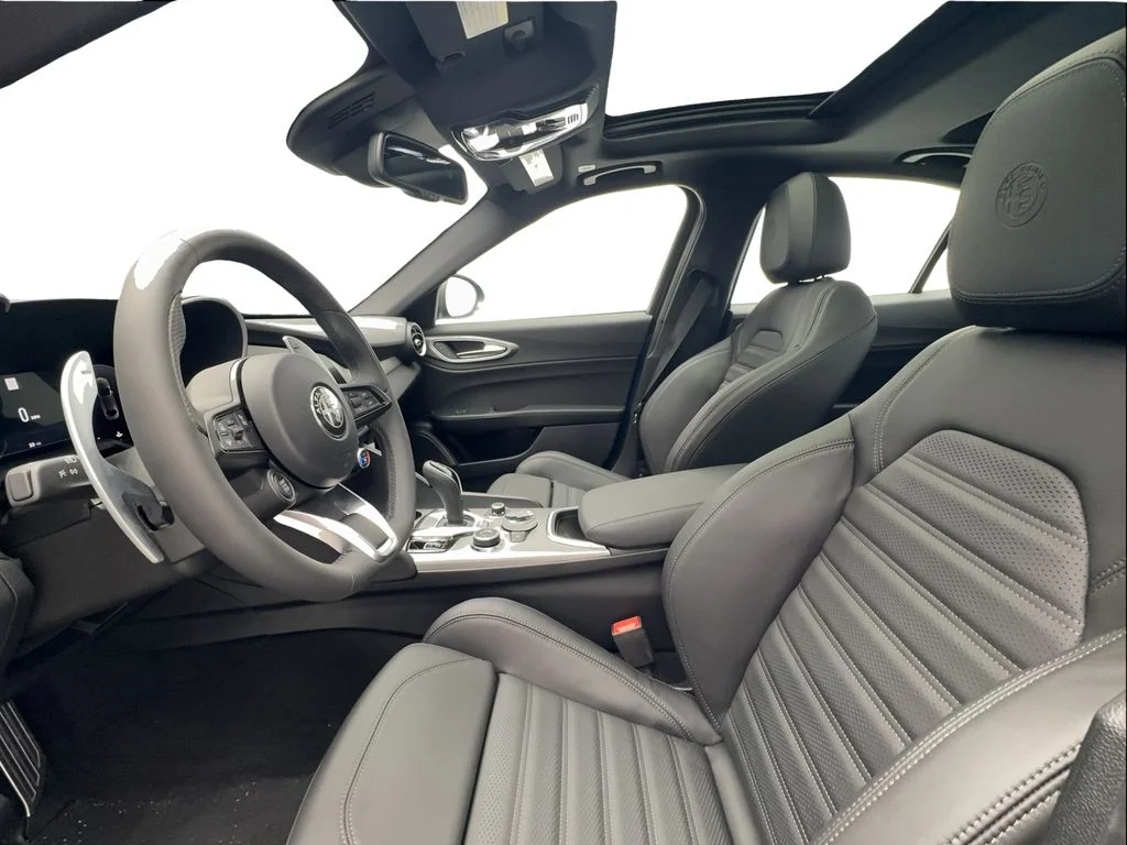 New 2026 Blue Alfa Romeo Base image 21