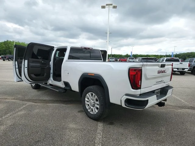 Used 2022 White GMC Denali image 13
