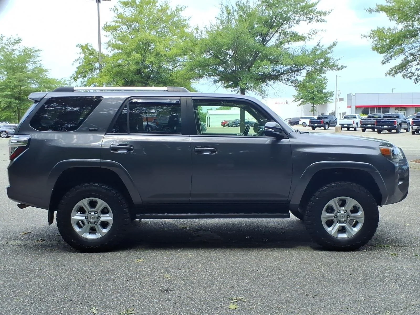 Used 2021 Magnetic Gray Metallic Toyota SR5 Premium image 7