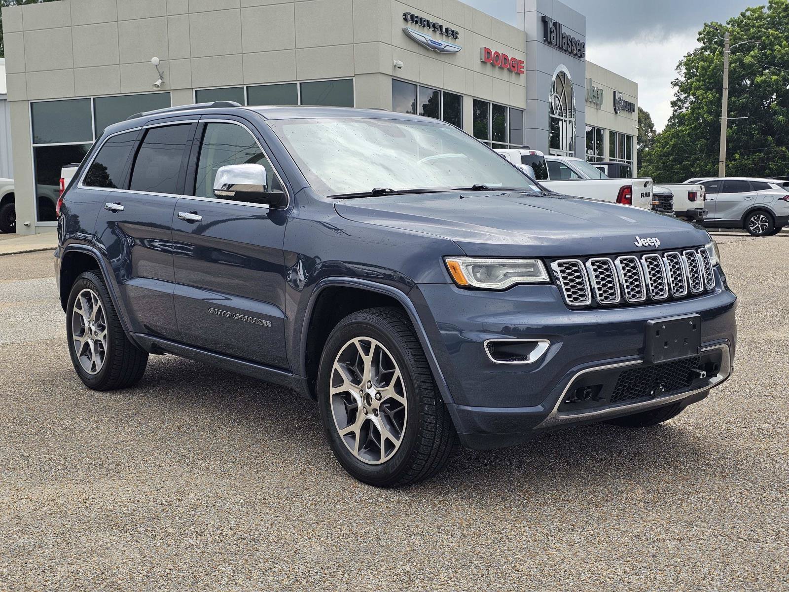 Used 2020 Slate Blue Pearlcoat Jeep Overland image 5