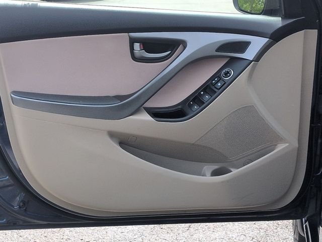 Used 2015 Blue Hyundai SE image 12
