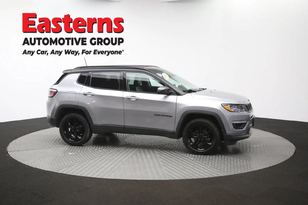 Used 2020 Silver Jeep Latitude image 47