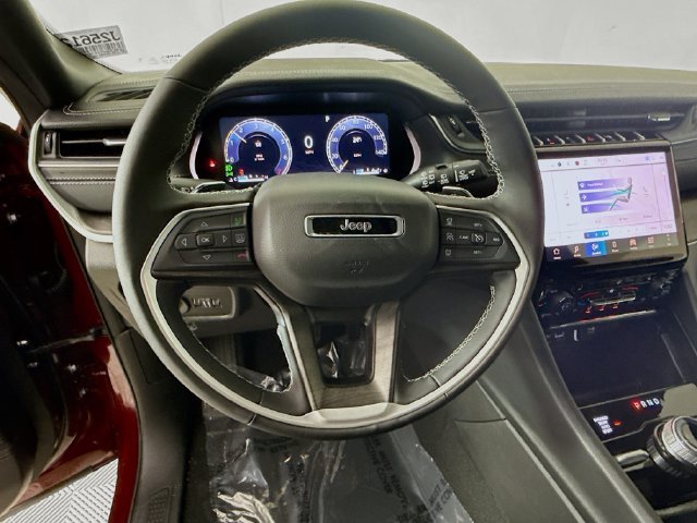 New 2025 Velvet Red Pearl-Coat Exterior Paint Jeep Limited image 11