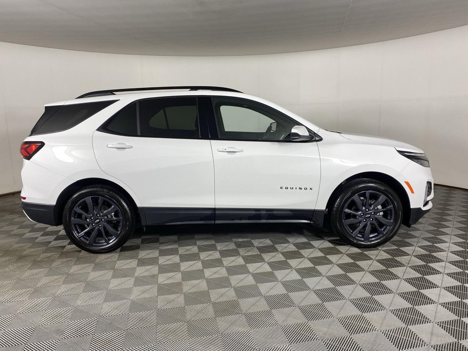 Used 2024 Summit White Chevrolet RS image 8