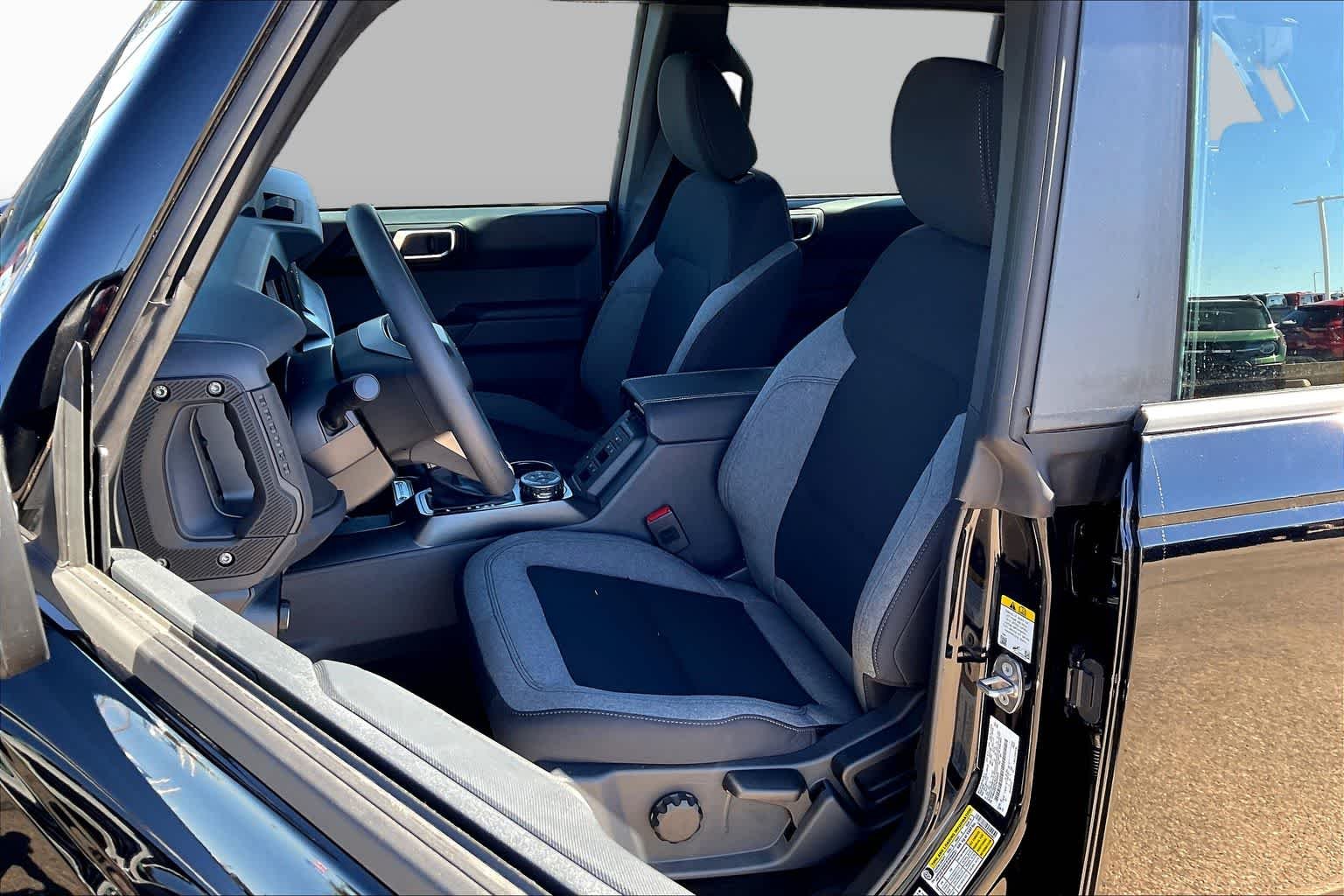2025 Ford Bronco 4-Door Base - Photo 9