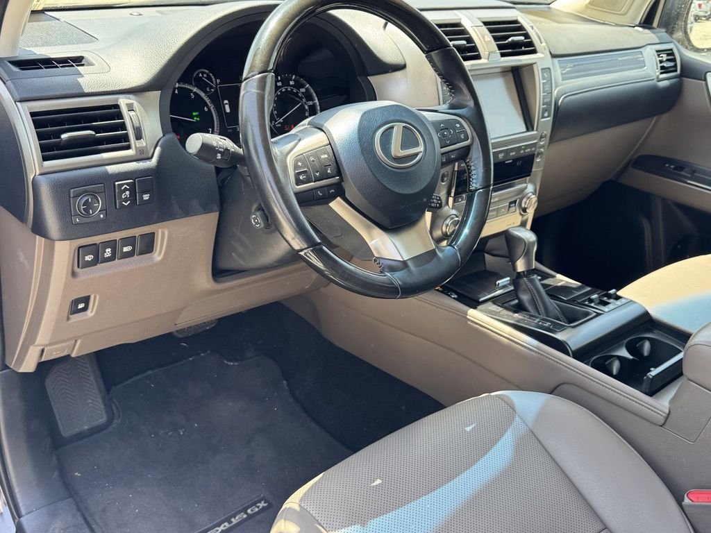 Used 2020 Pearl Lexus 460 image 12