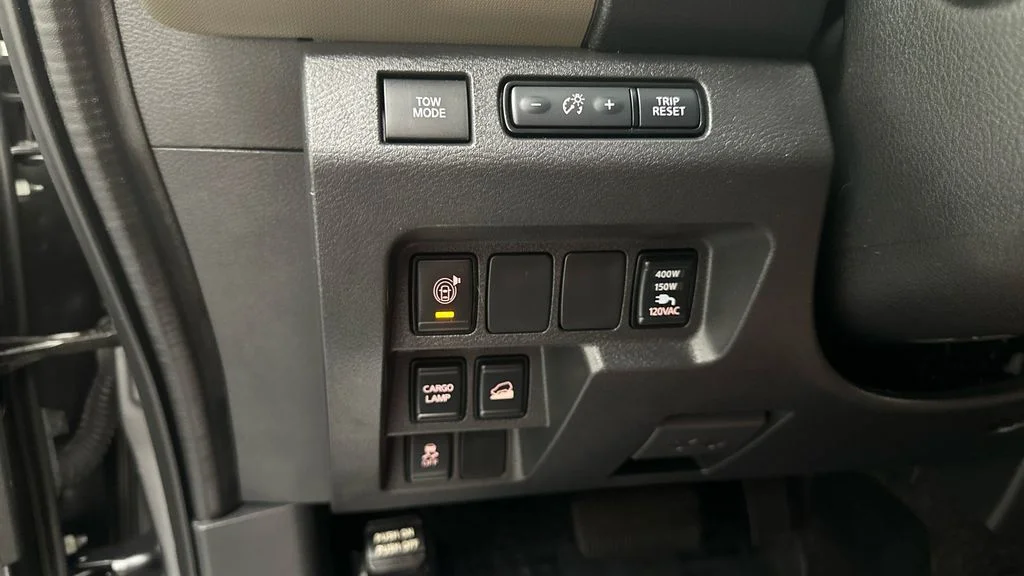 Used 2022 Gray Nissan SV image 29